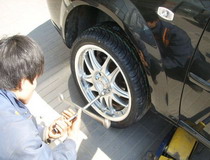 跟专家学学更换轮胎 一些使用轮胎的技巧